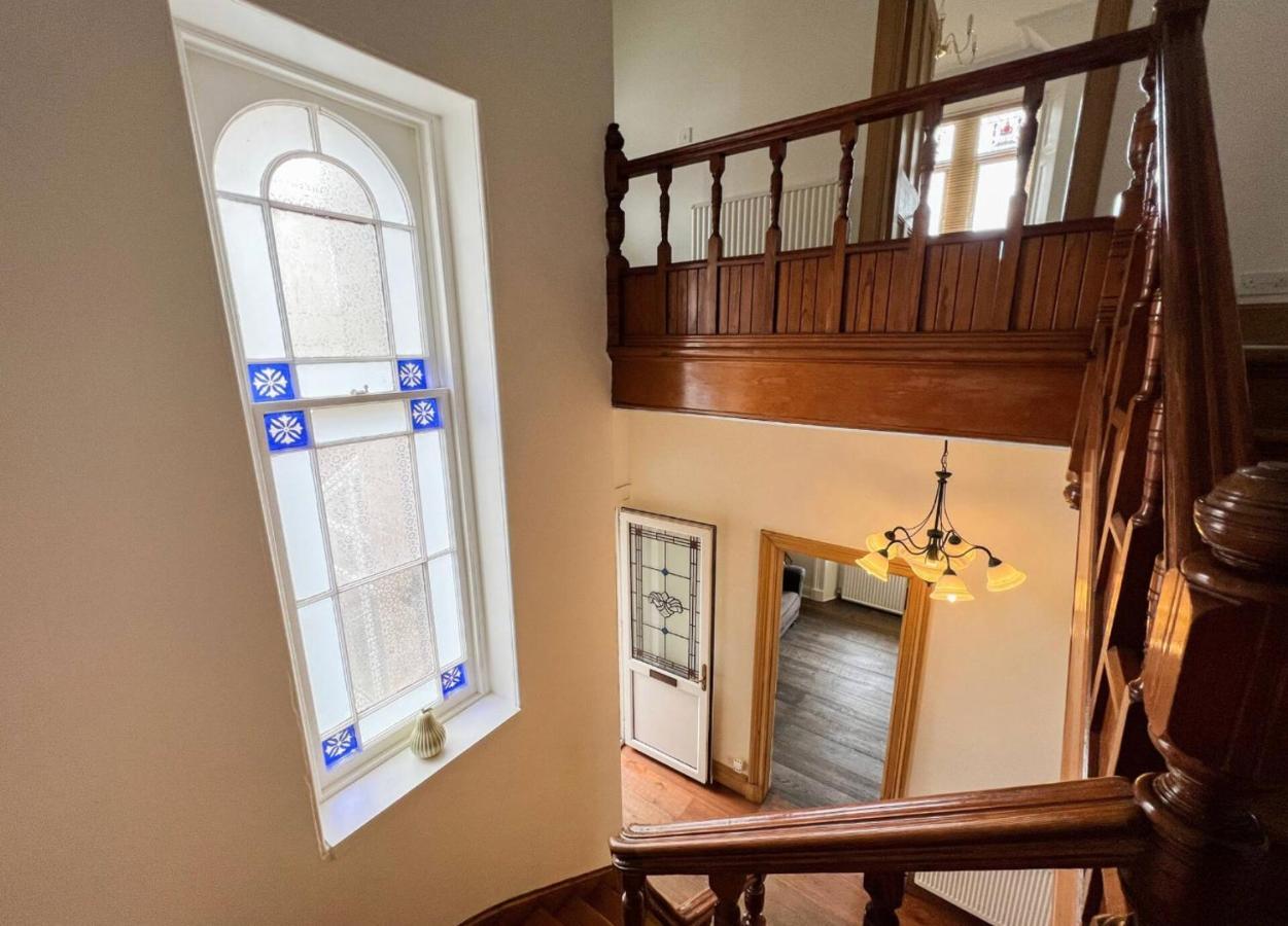 Carlibar Villa Barrhead Экстерьер фото