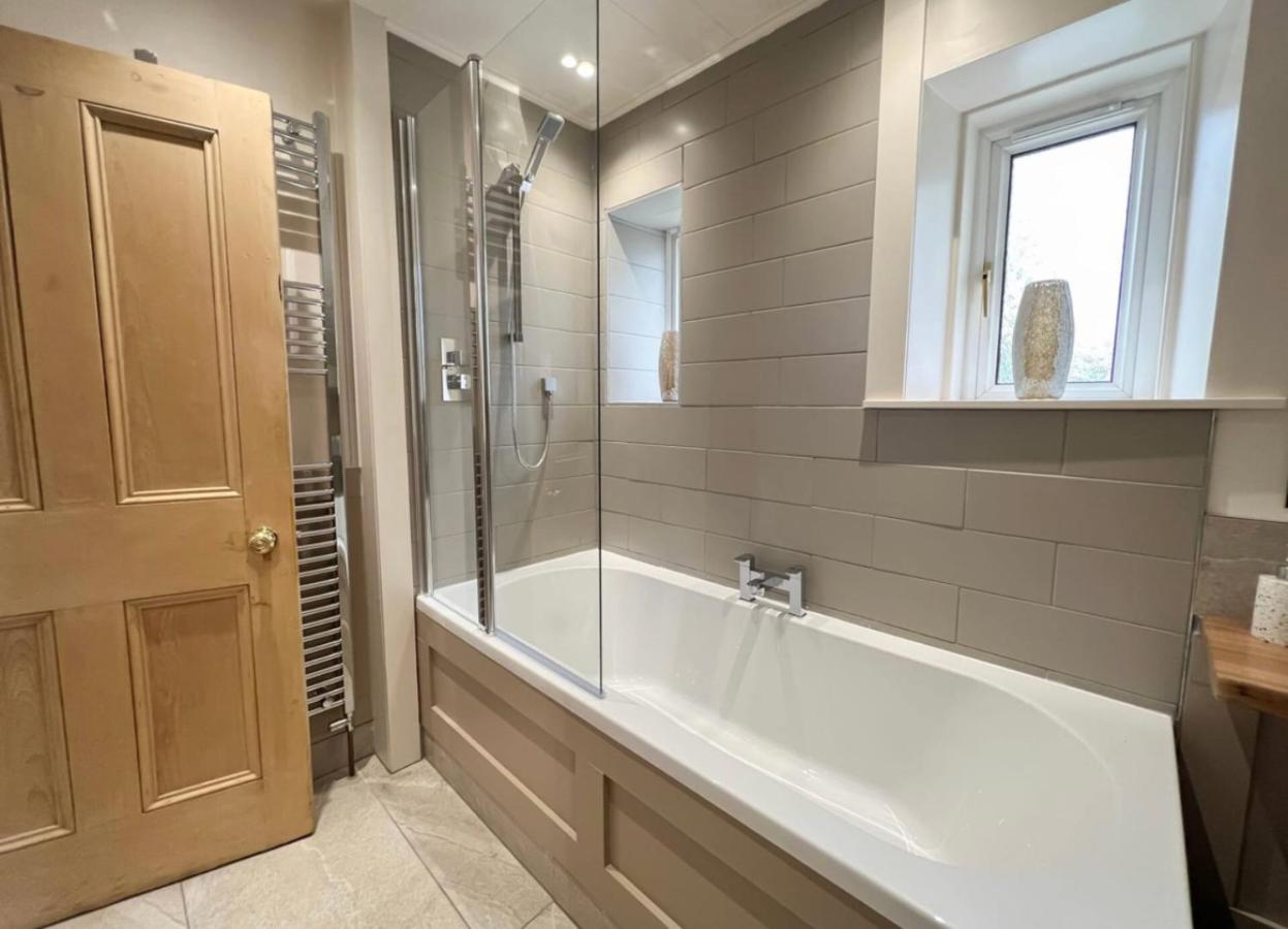Carlibar Villa Barrhead Экстерьер фото