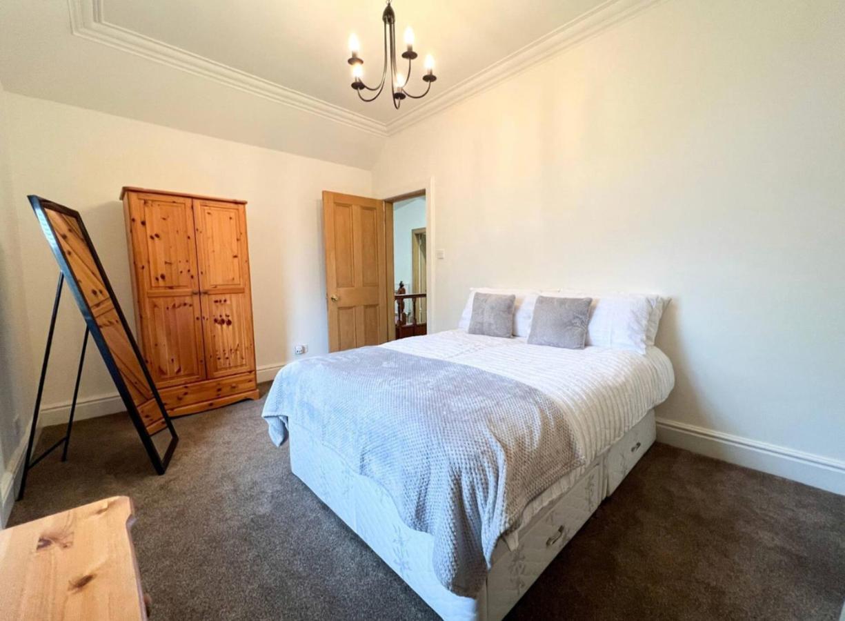 Carlibar Villa Barrhead Экстерьер фото